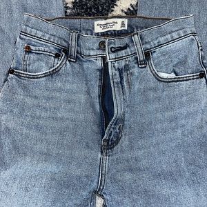 Abercrombie 90s slim straight ultra high rise 24L